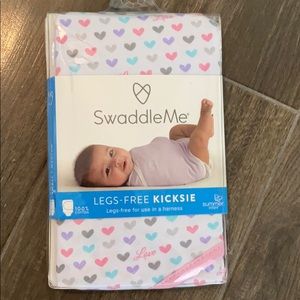 SwaddleMe. Baby girl swaddle NWOT Pack of 2